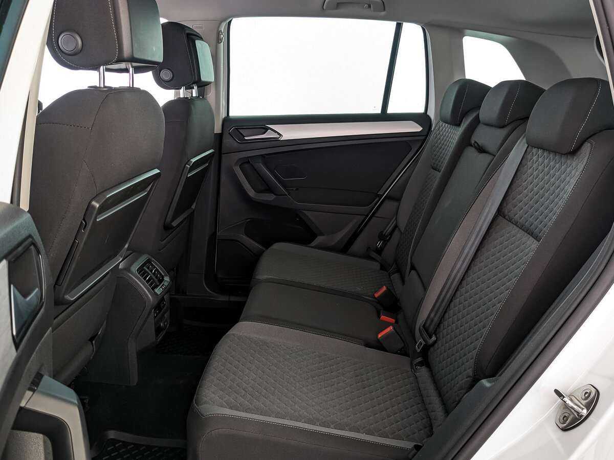 Volkswagen Tiguan, 2018 Фото №14