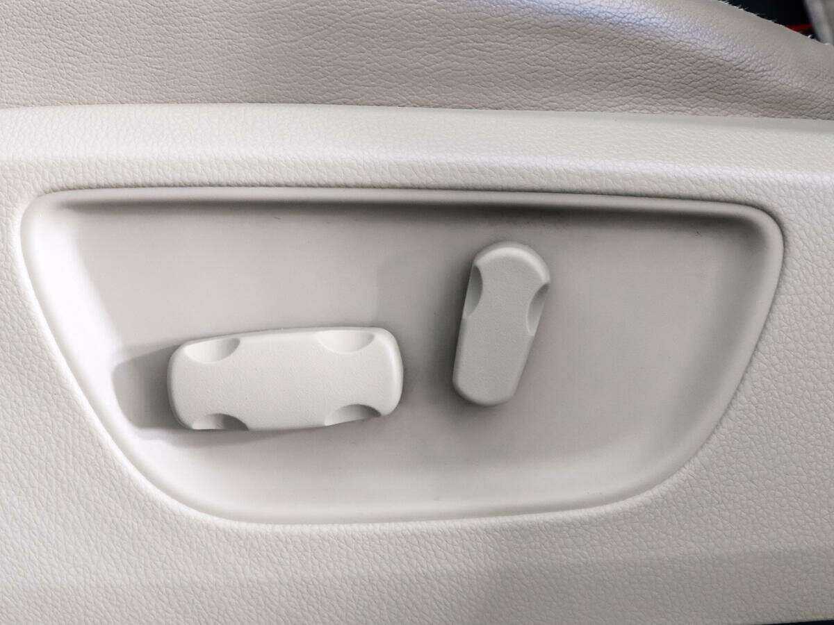 Mitsubishi Pajero Sport, 2017 Фото №12