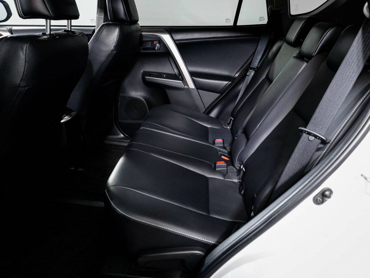 Toyota RAV4, 2018 Фото №10