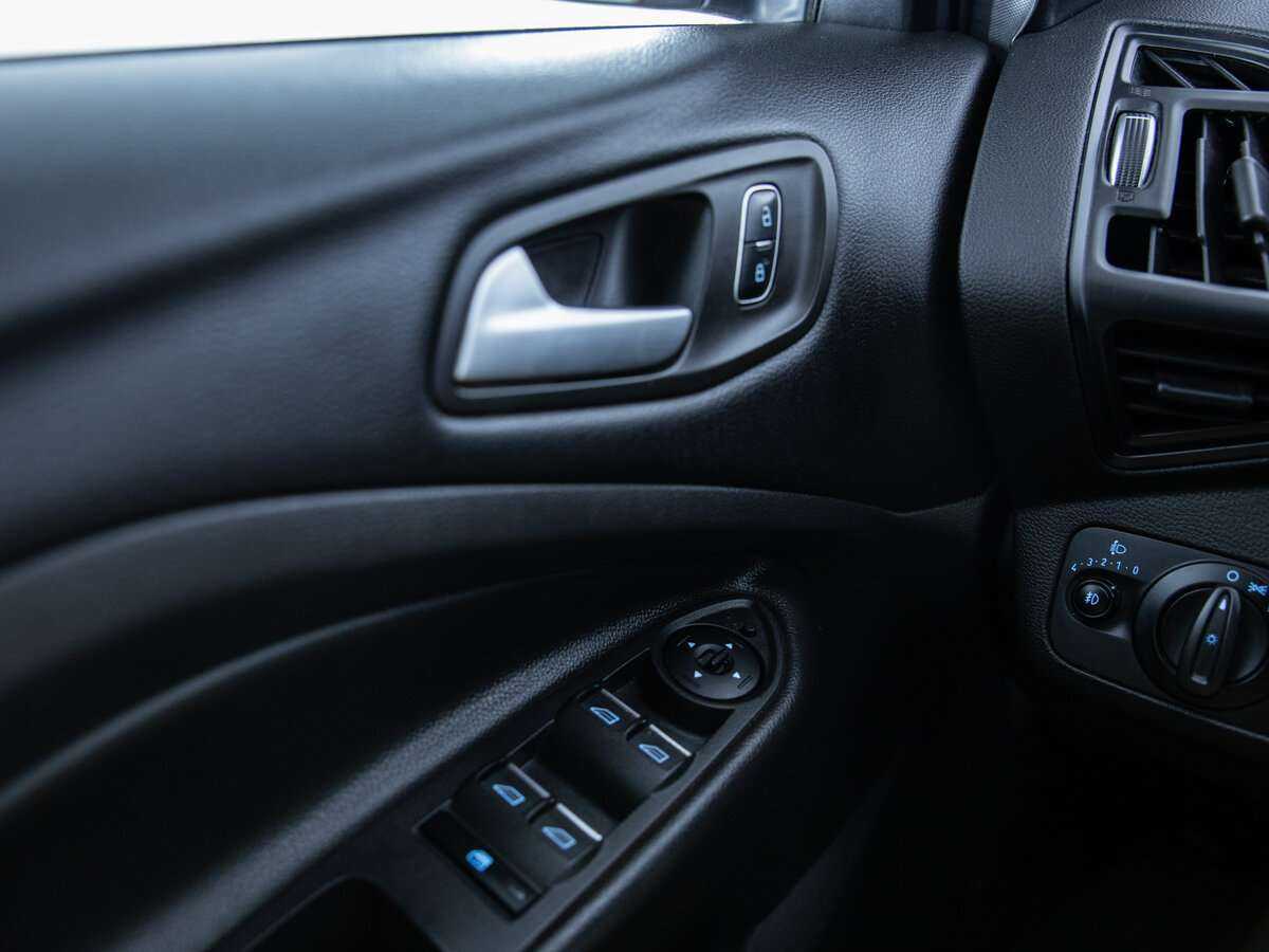 Ford Kuga, 2017 Фото №14