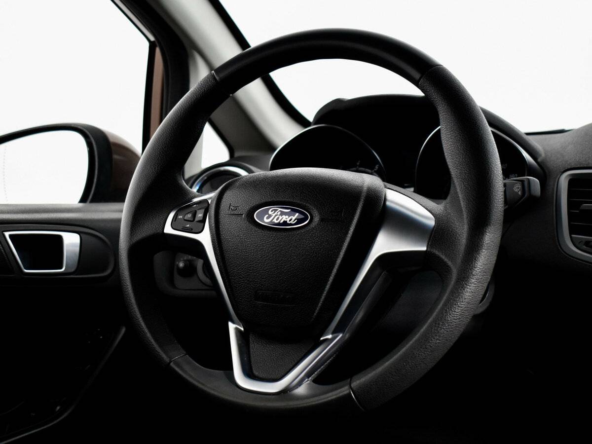 Ford Fiesta Mk6 Рестайлинг, 2016 Фото №15