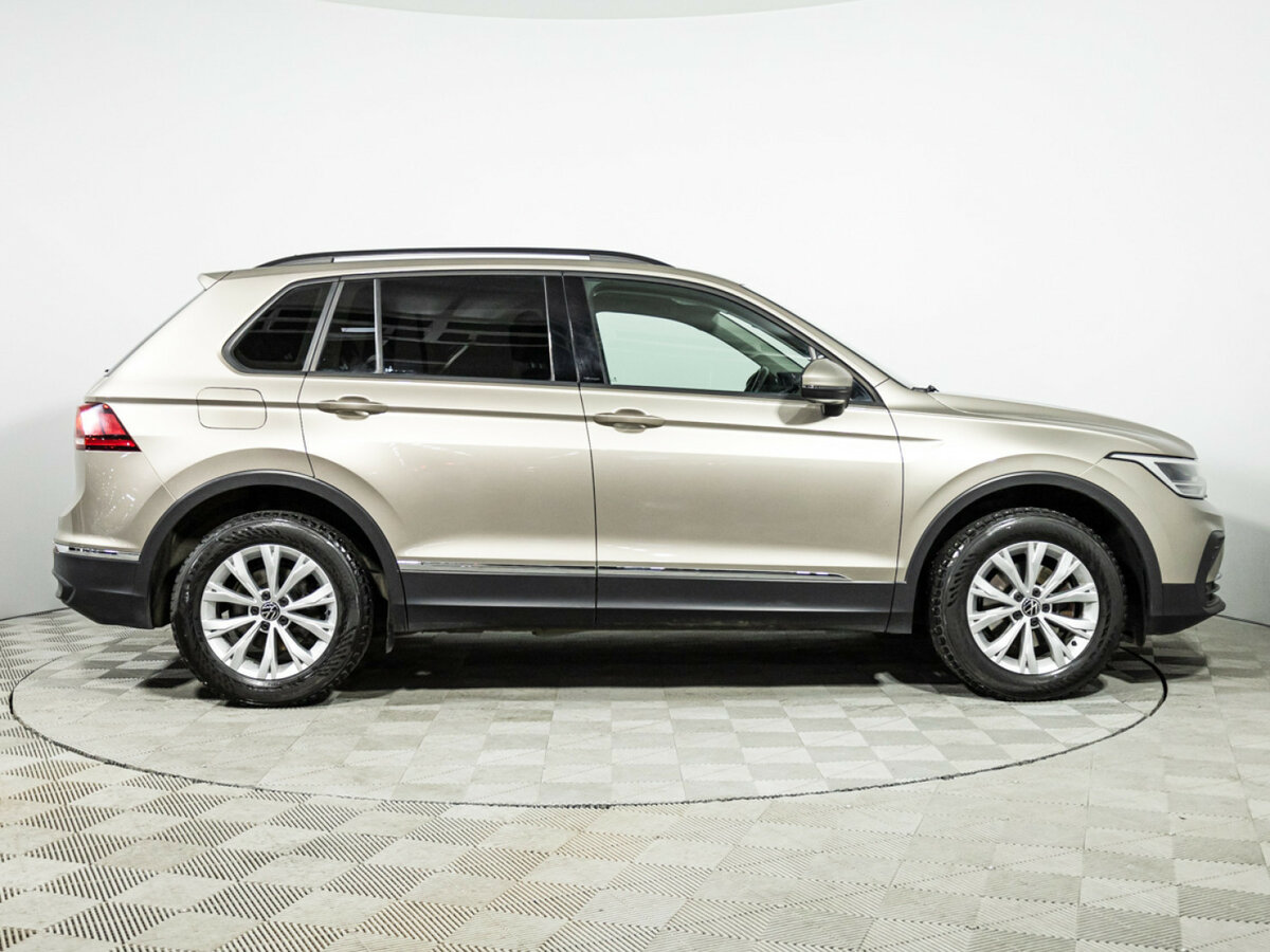 Volkswagen Tiguan II Рестайлинг, 2021 Фото №4