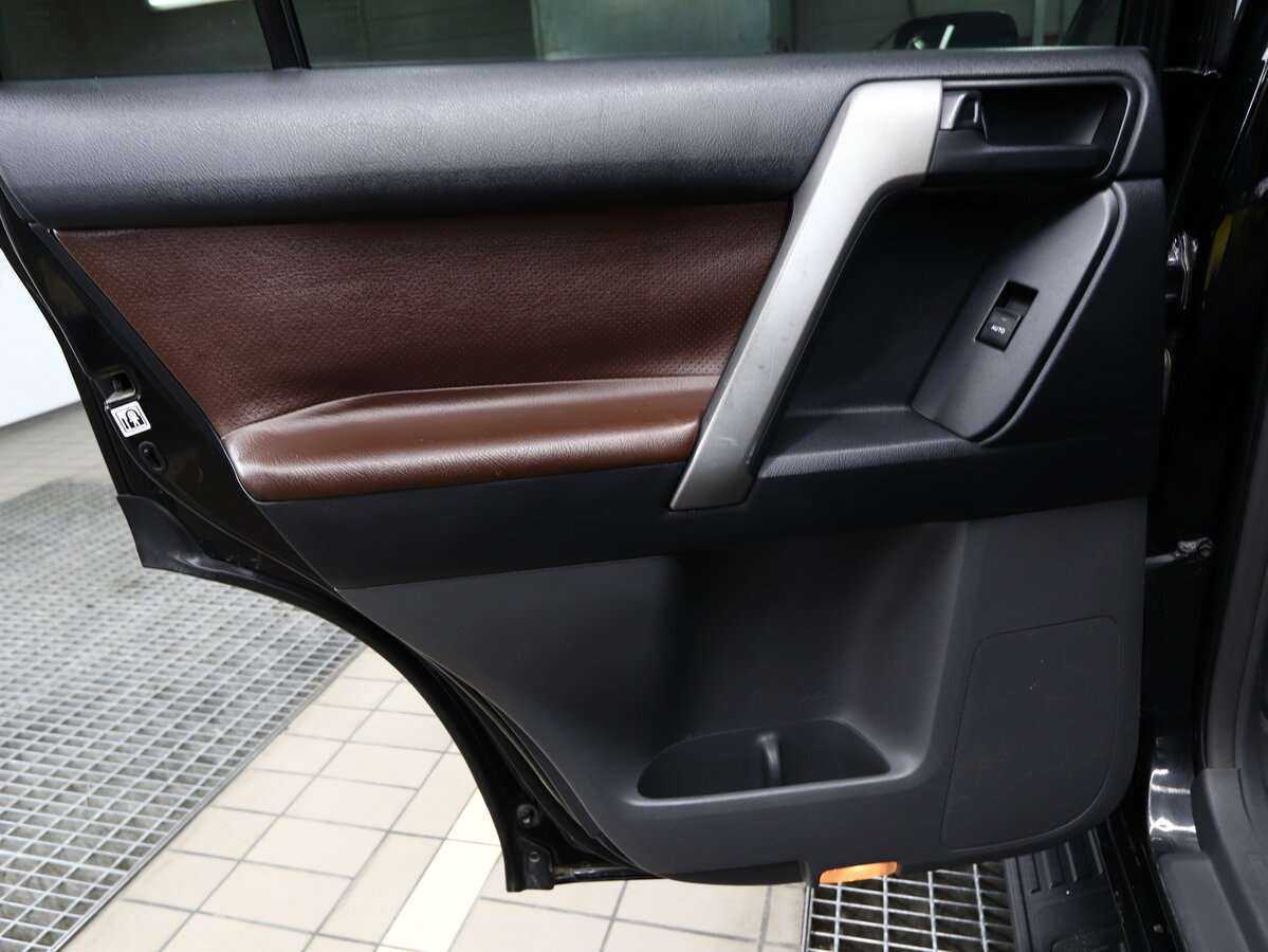 Toyota Land Cruiser Prado, 2013 Фото №9