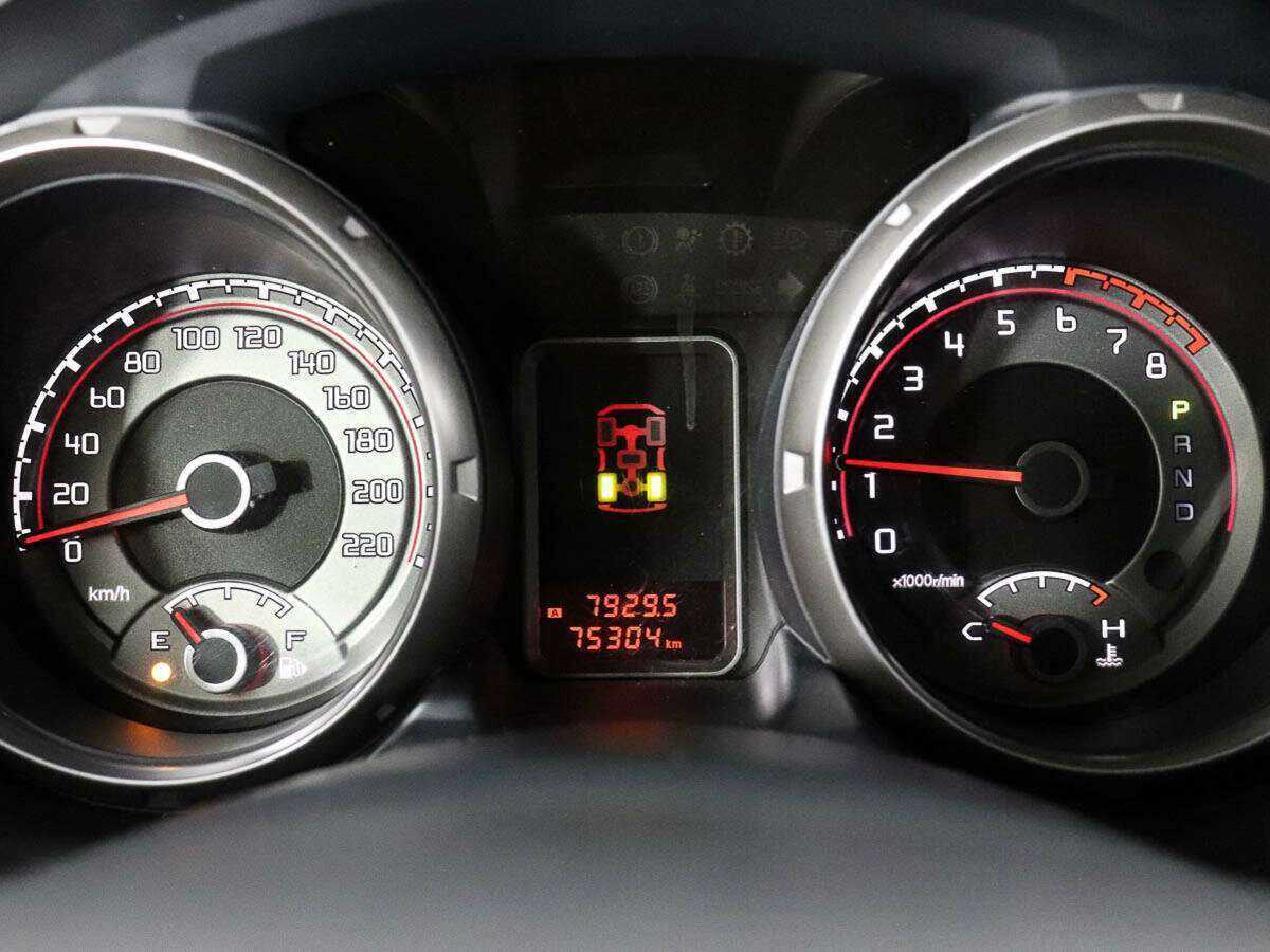 Mitsubishi Pajero, 2015 Фото №7