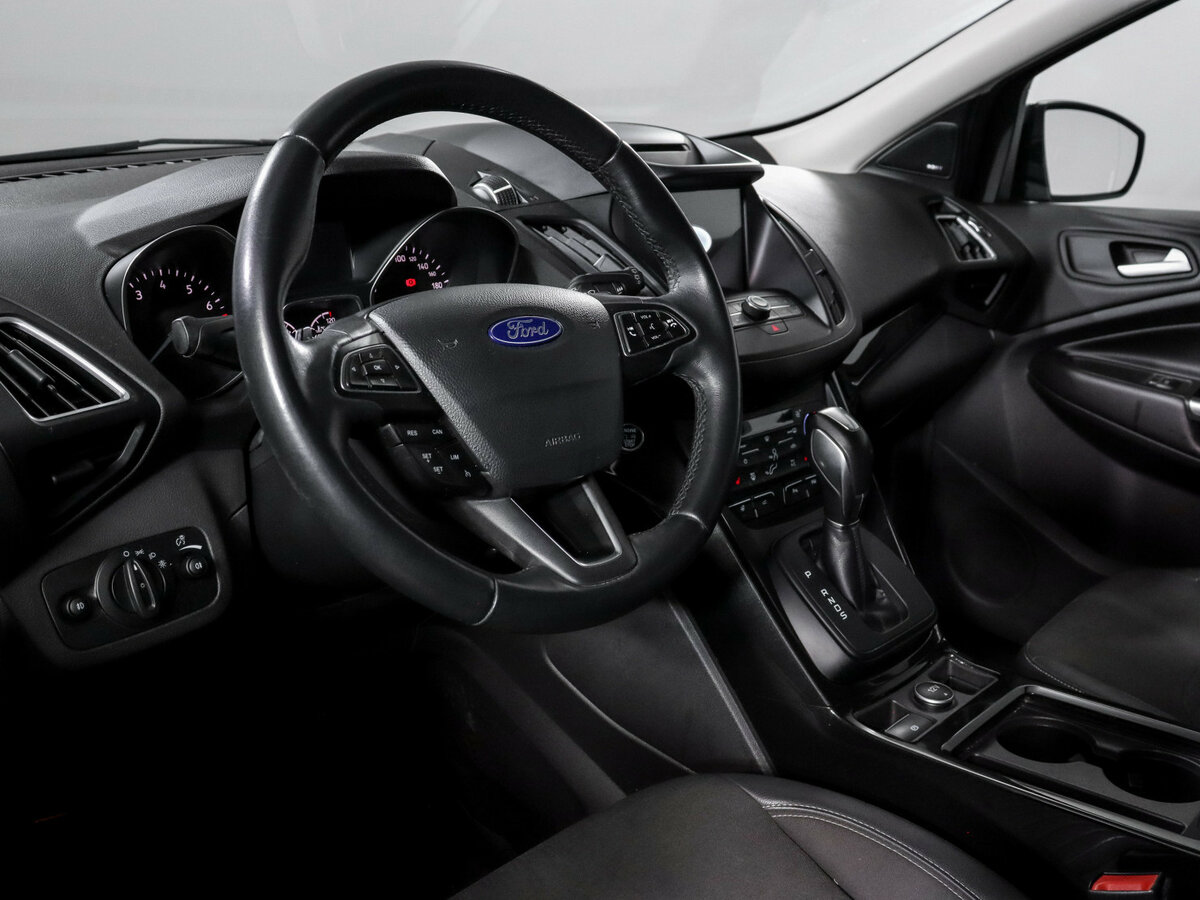 Ford Kuga II Рестайлинг, 2018 Фото №11