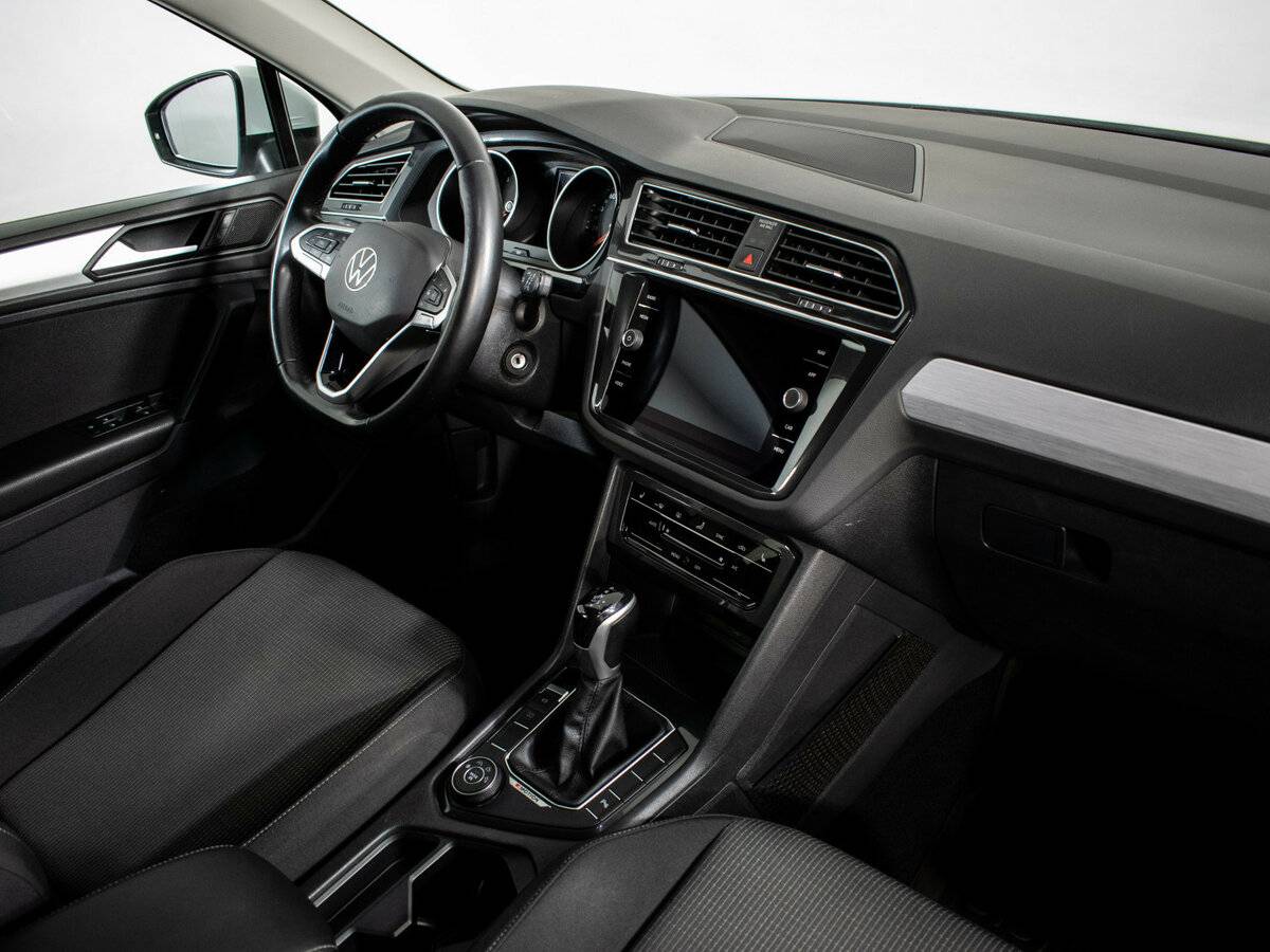 Volkswagen Tiguan II Рестайлинг, 2022 Фото №10