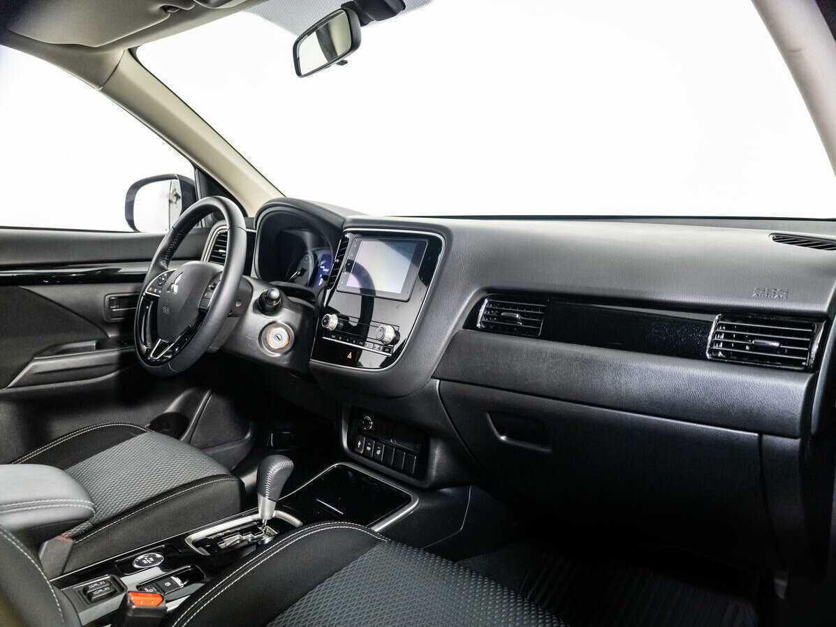 Mitsubishi Outlander, 2020 Фото №8