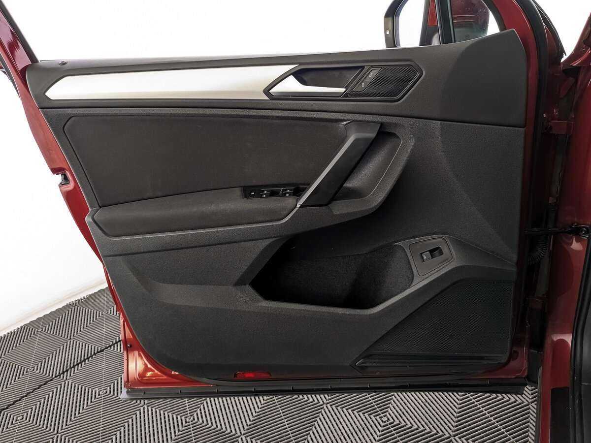 Volkswagen Tiguan, 2020 Фото №15