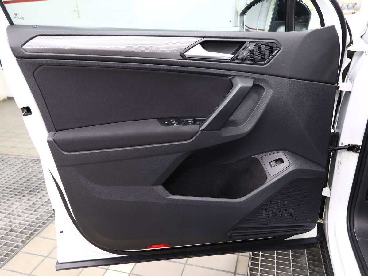 Volkswagen Tiguan, 2019 Фото №8