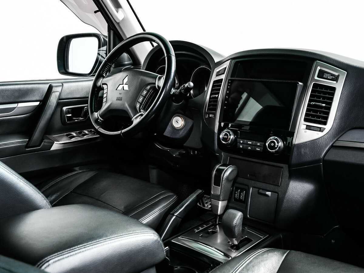 Mitsubishi Pajero, 2015 Фото №9