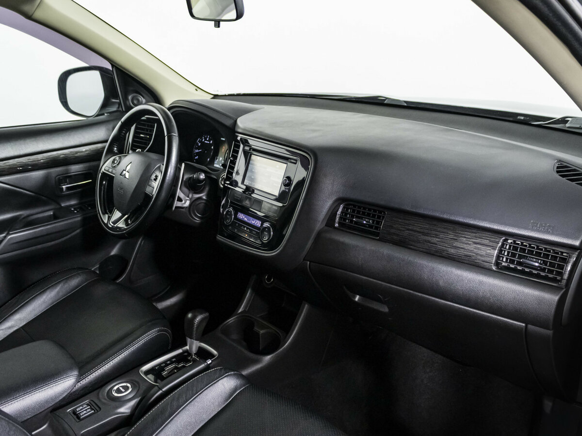 Mitsubishi Outlander III Рестайлинг 2, 2015 Фото №7
