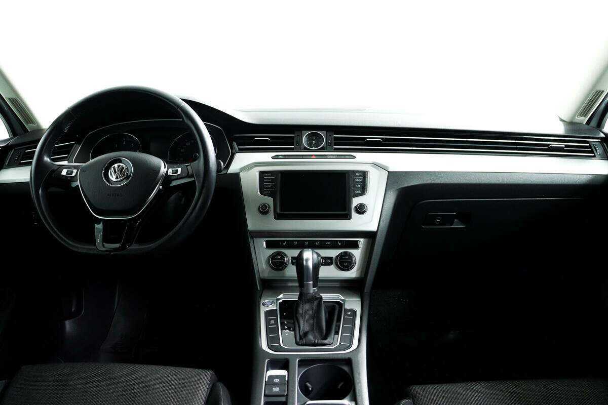 Volkswagen Passat, 2016 Фото №11