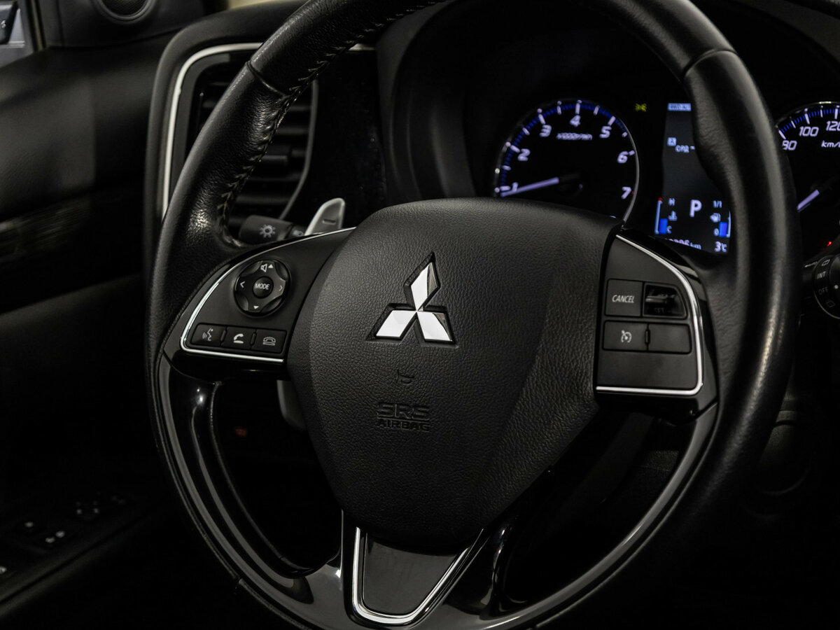 Mitsubishi Outlander III Рестайлинг 2, 2016 Фото №12