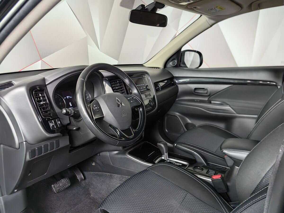 Mitsubishi Outlander, 2018 Фото №12