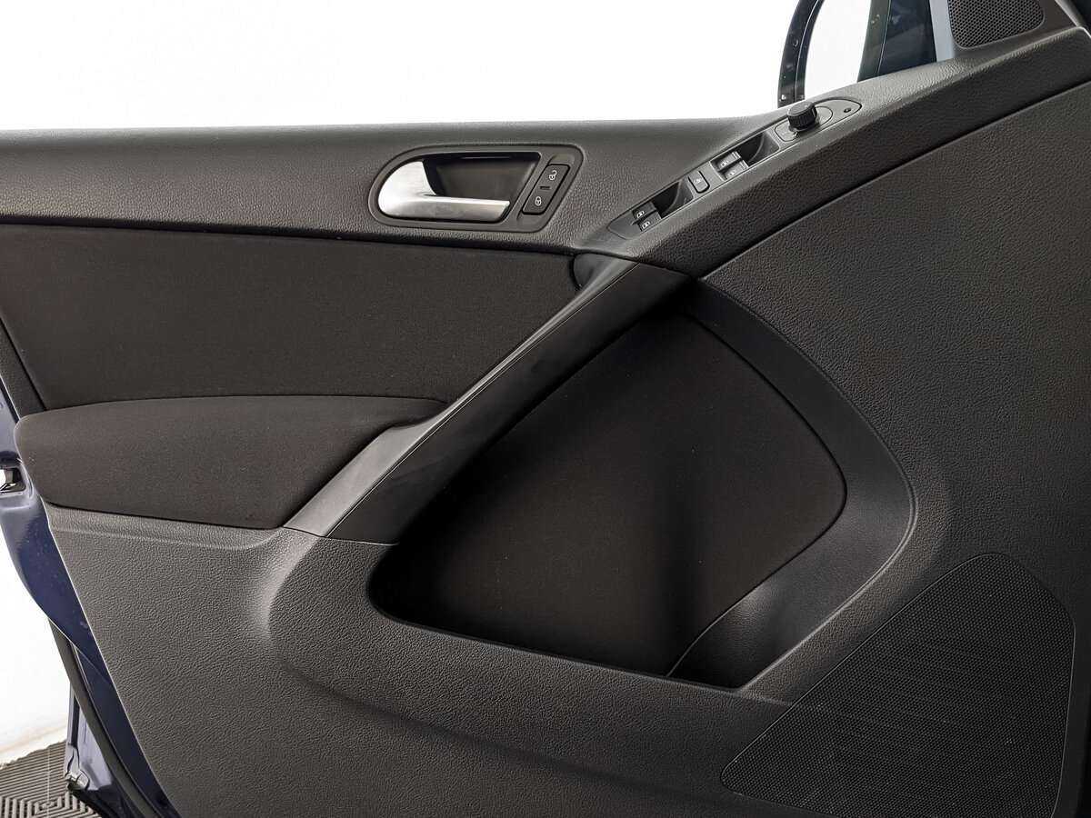 Volkswagen Tiguan, 2015 Фото №15