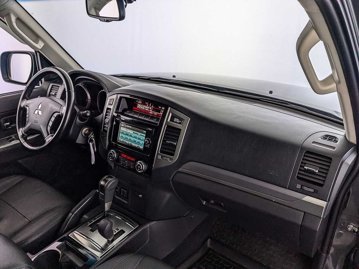 Mitsubishi Pajero, 2018 Фото №13