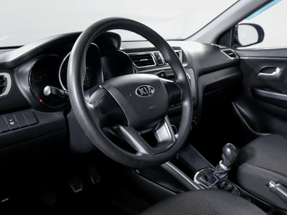 Kia Rio 5-speed III, 2013 Фото №12