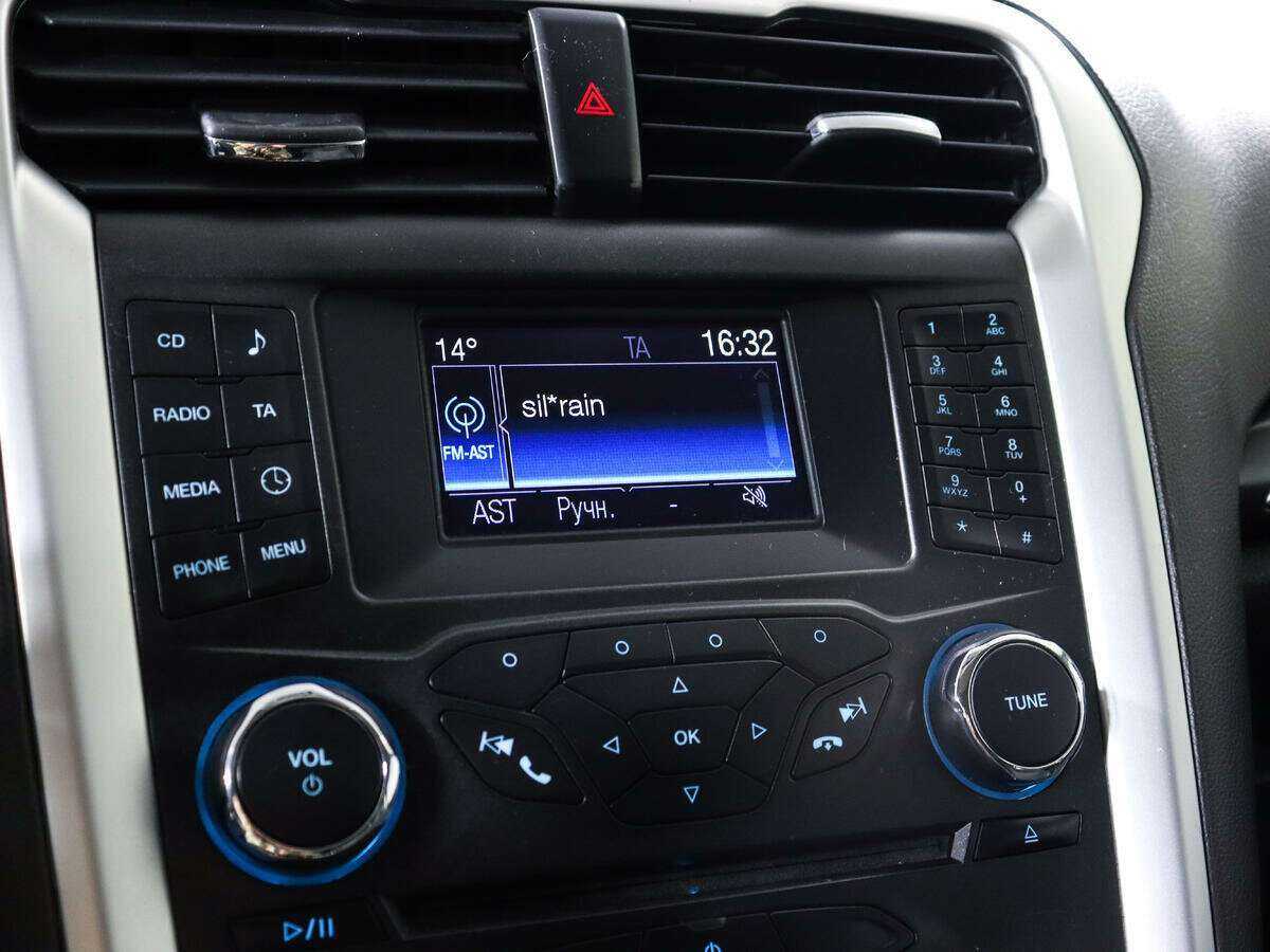 Ford Mondeo, 2016 Фото №13