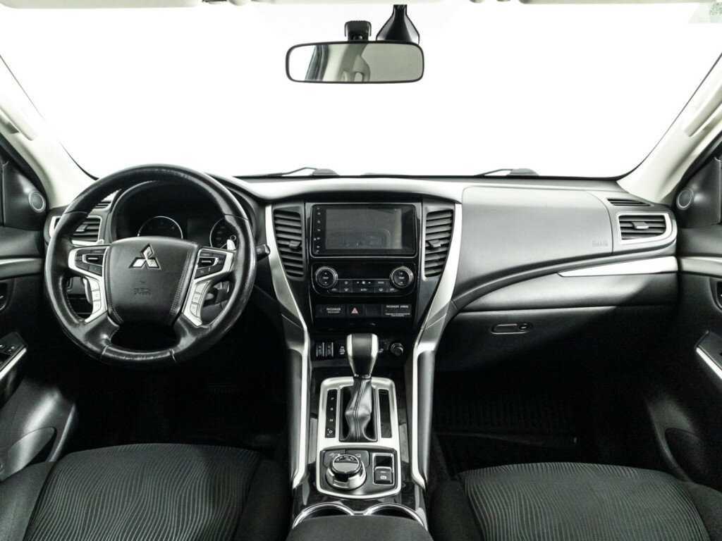 Mitsubishi Pajero Sport, 2018 Фото №13