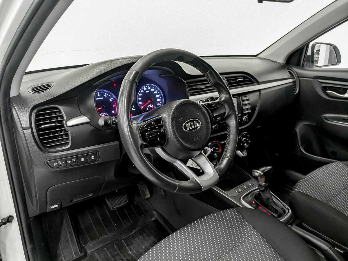 Kia Rio X-Line, 2020 Фото №16