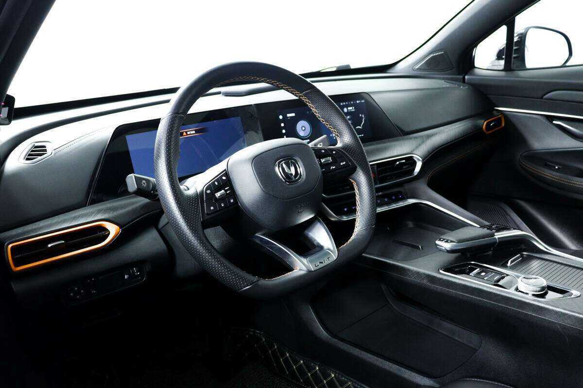 Changan UNI-T, 2022 Фото №13