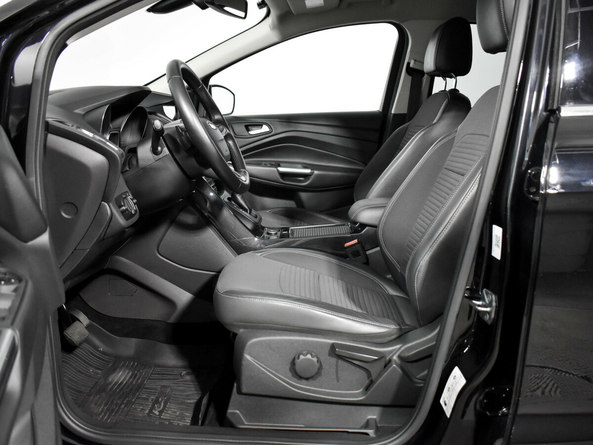 Ford Kuga II Рестайлинг, 2017 Фото №10