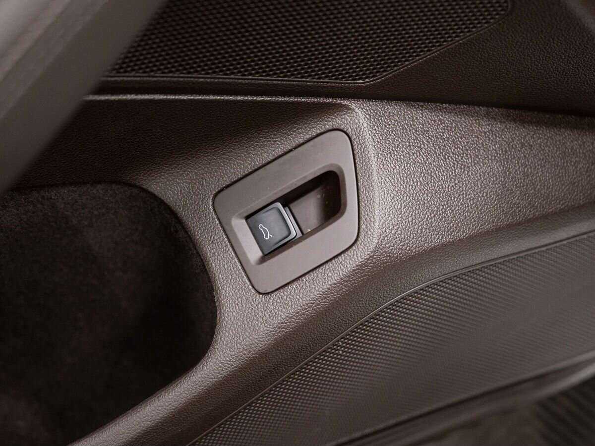 Volkswagen Passat, 2016 Фото №17