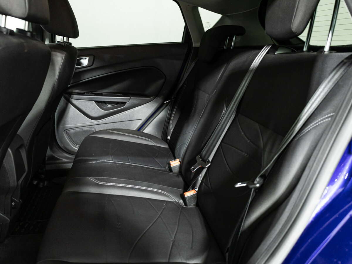 Ford Fiesta Mk6 Рестайлинг, 2016 Фото №10