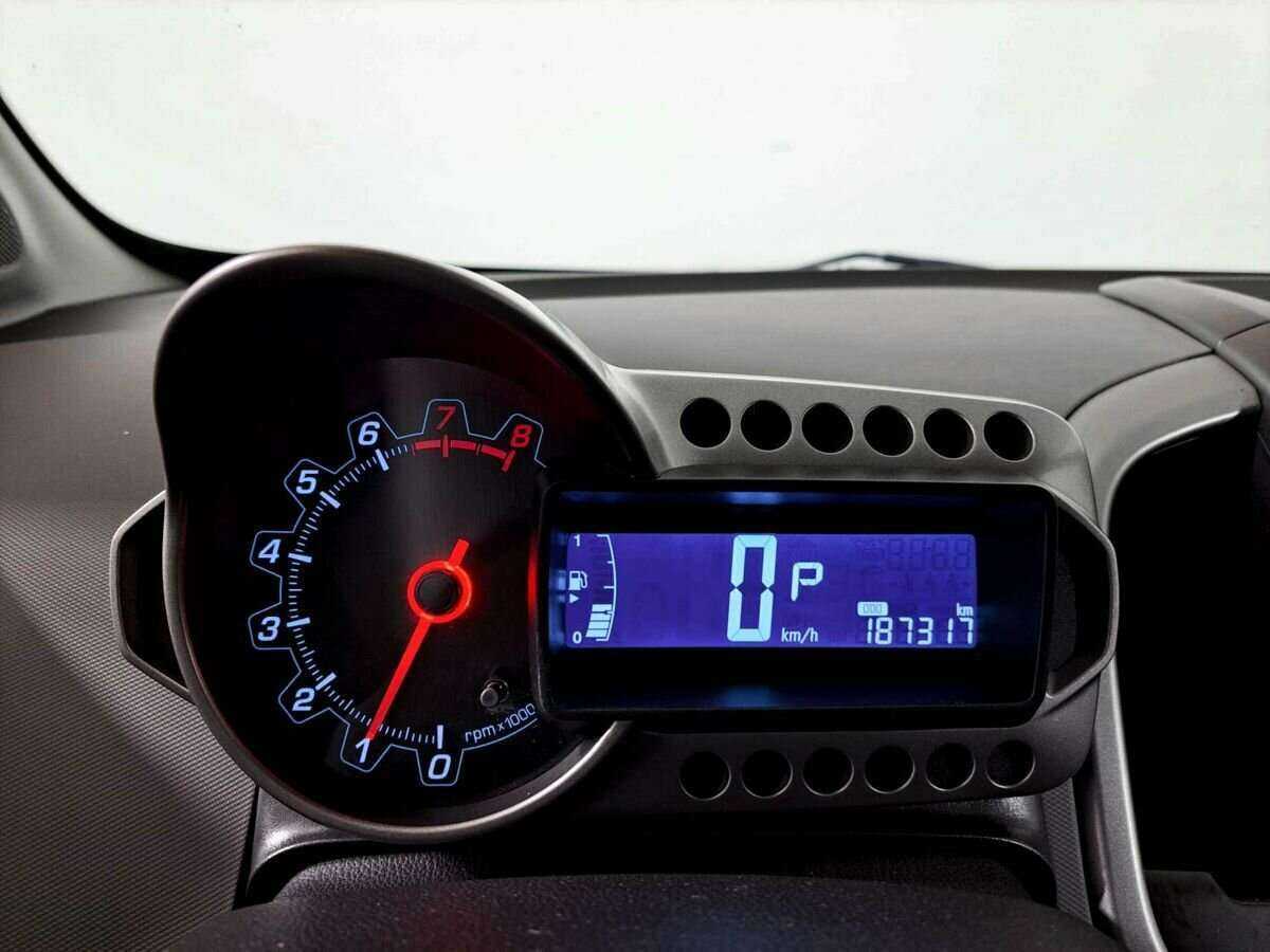 Chevrolet Aveo, 2013 Фото №11