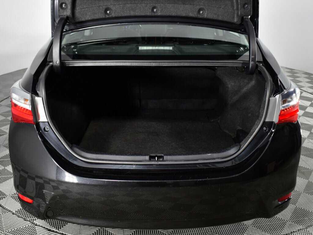 Toyota Corolla, 2018 Фото №15