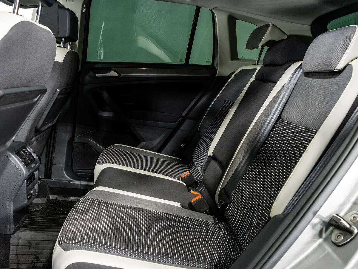 Volkswagen Tiguan, 2020 Фото №8