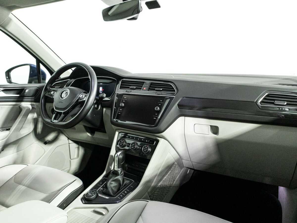 Volkswagen Tiguan, 2018 Фото №9