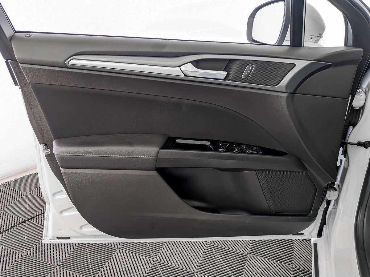 Ford Mondeo, 2017 Фото №15