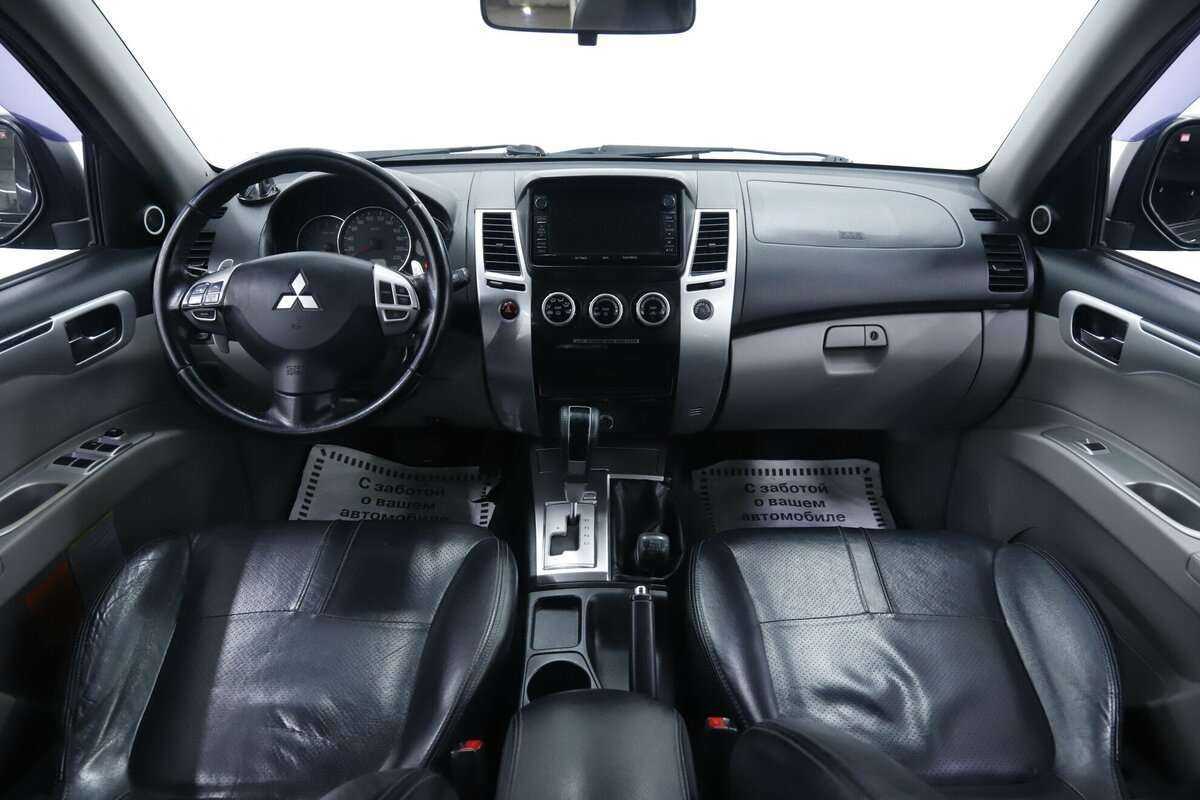 Mitsubishi Pajero Sport, 2015 Фото №9