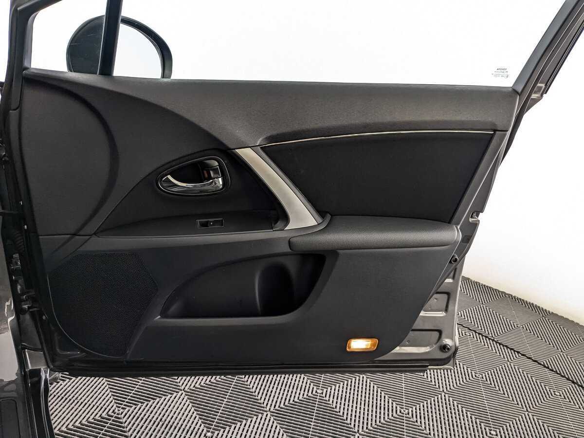 Toyota Avensis, 2012 Фото №20