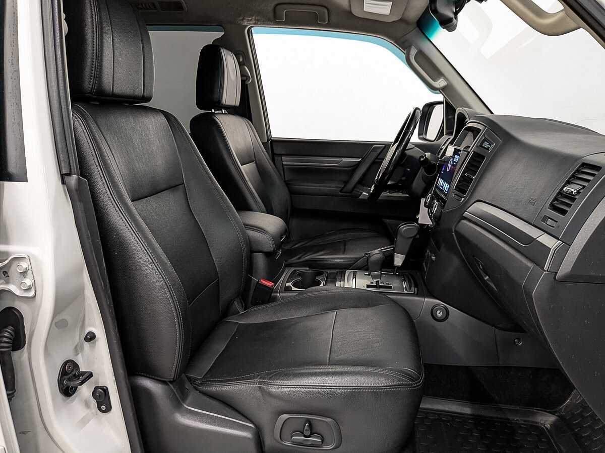 Mitsubishi Pajero, 2015 Фото №23