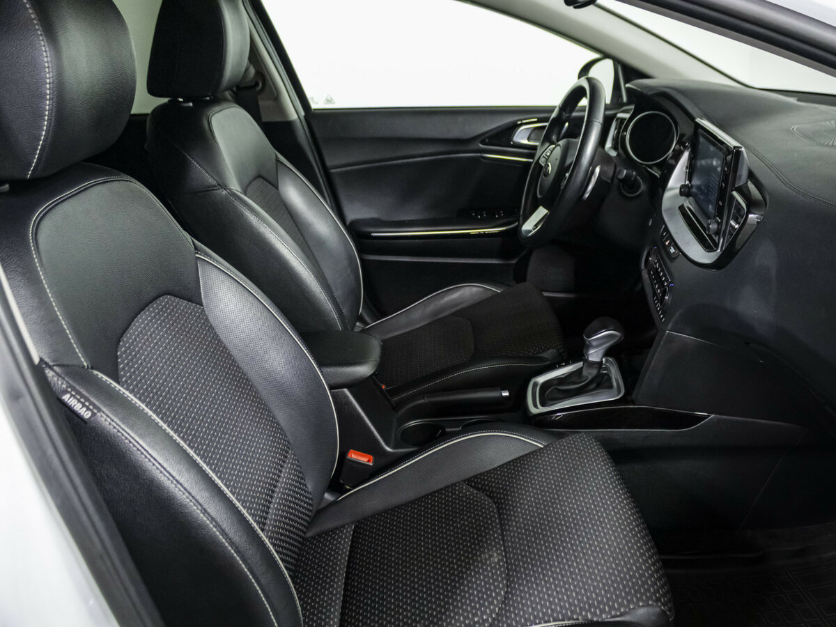 Kia Ceed III, 2021 Фото №8