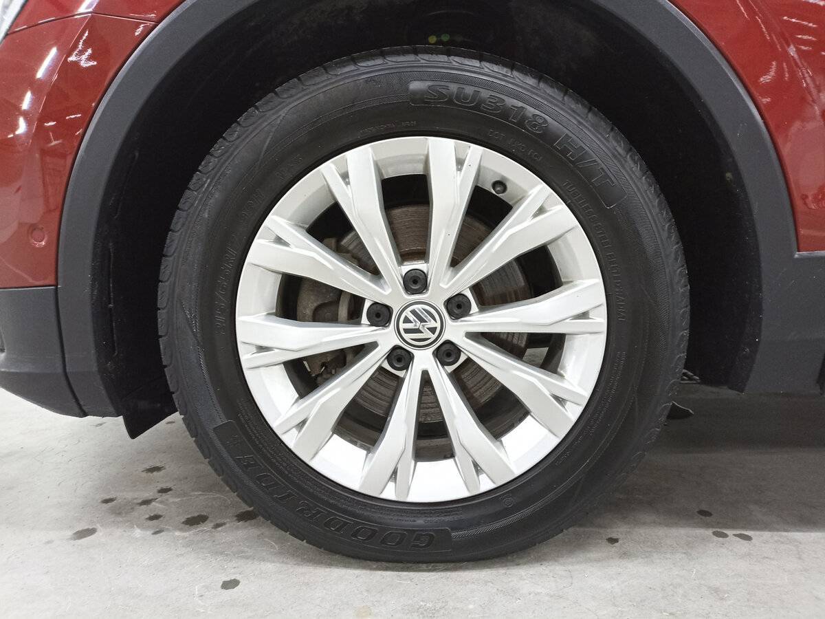 Volkswagen Tiguan, 2018 Фото №18