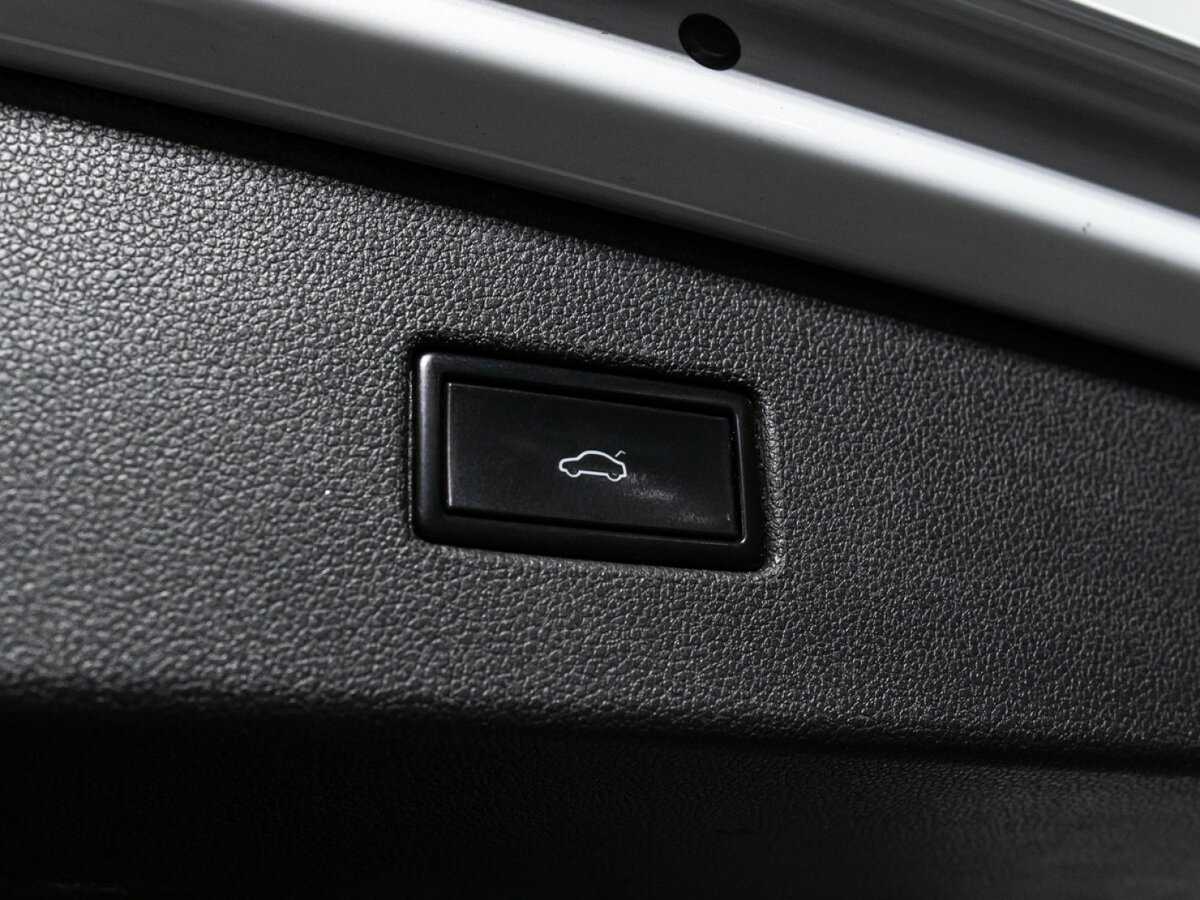 Volkswagen Tiguan, 2019 Фото №16