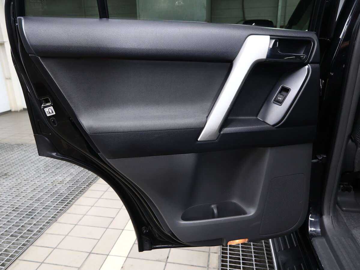 Toyota Land Cruiser Prado, 2013 Фото №13