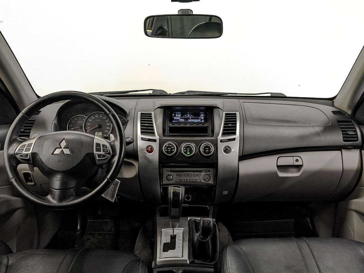 Mitsubishi Pajero Sport, 2012 Фото №10