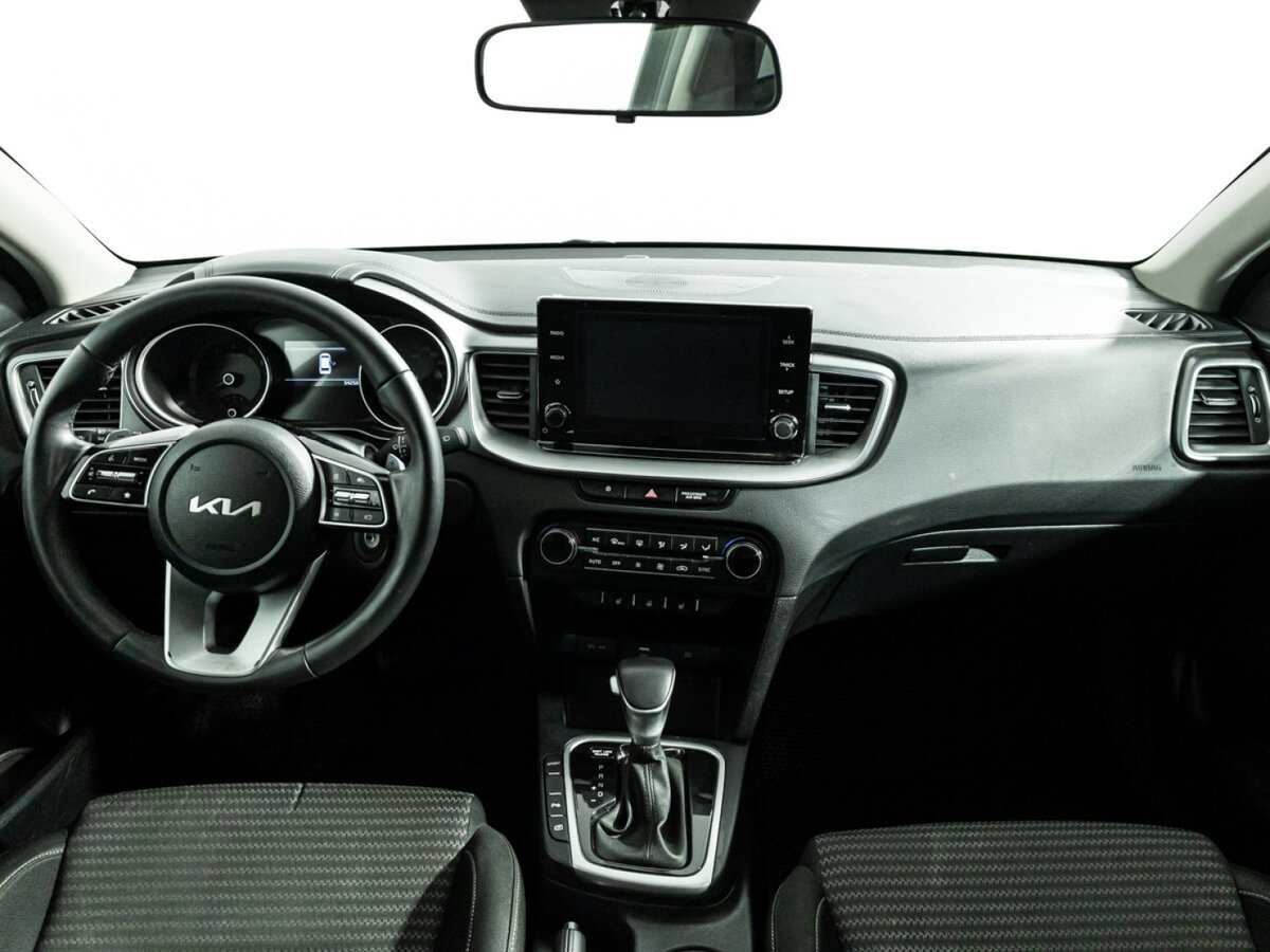 Kia Ceed III Рестайлинг, 2022 Фото №13