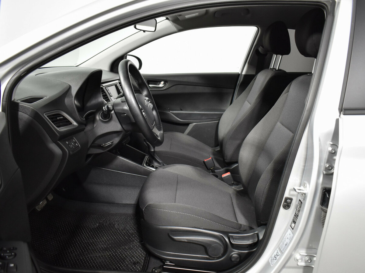 Hyundai Solaris II Рестайлинг, 2020 Фото №10