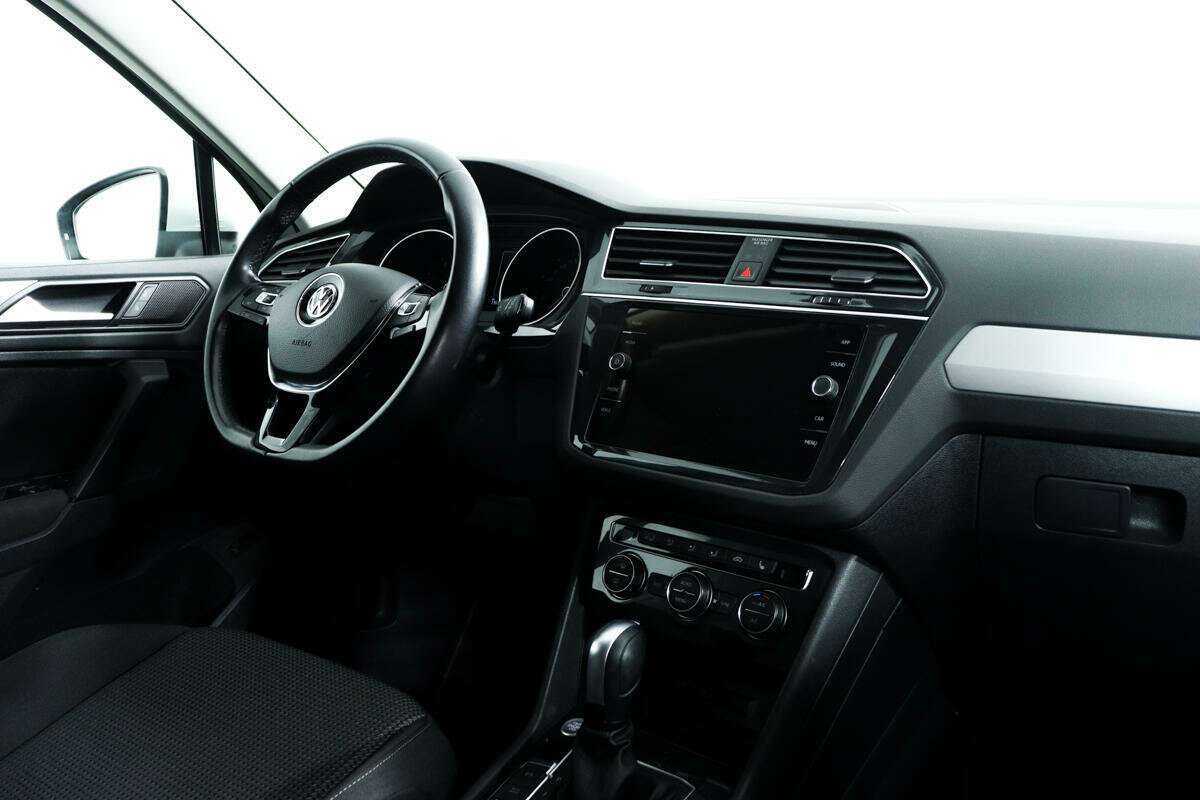 Volkswagen Tiguan, 2020 Фото №9
