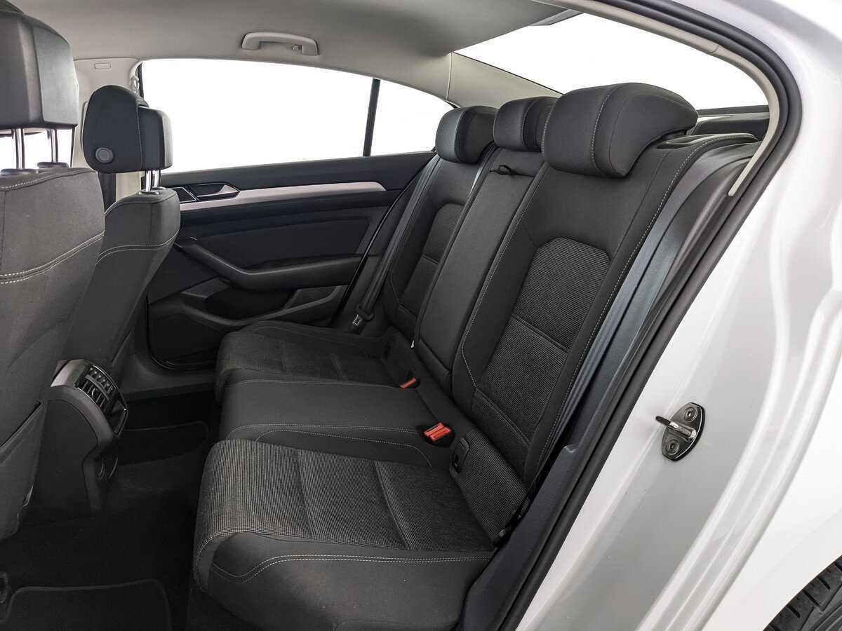 Volkswagen Passat, 2019 Фото №15
