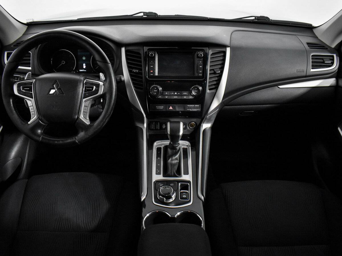 Mitsubishi Pajero Sport, 2018 Фото №14