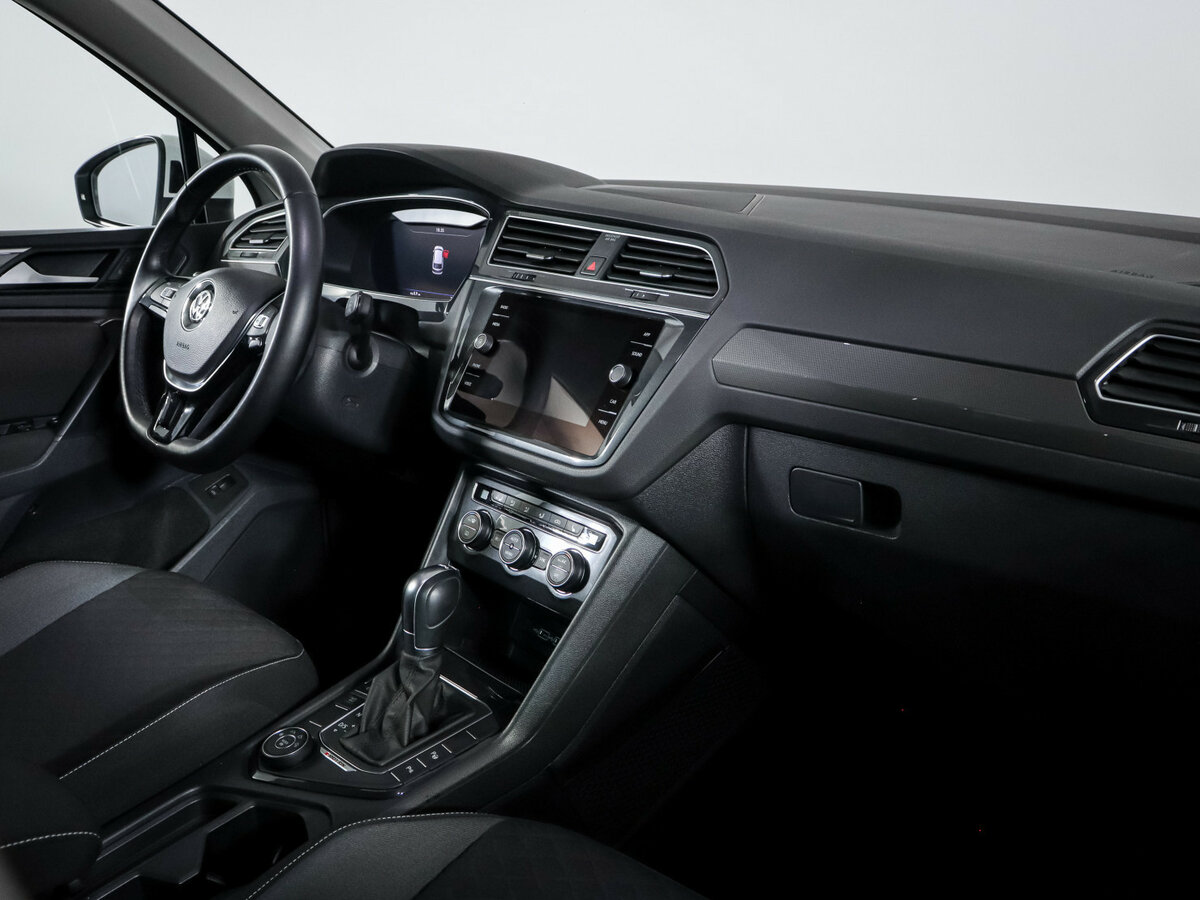 Volkswagen Tiguan II, 2018 Фото №7
