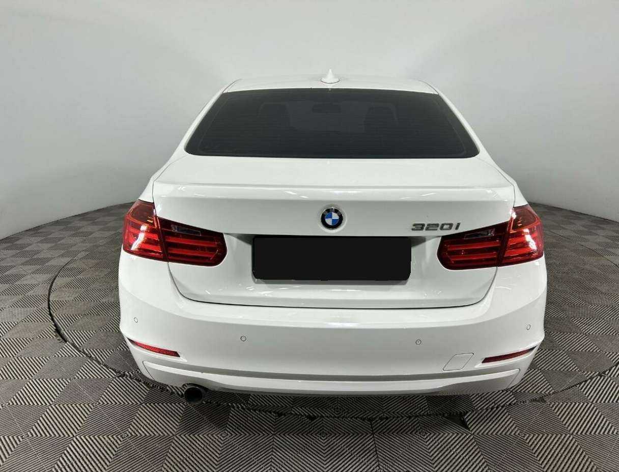 BMW 3 серии 320i, 2014 - 186 000 км. | Фото №3