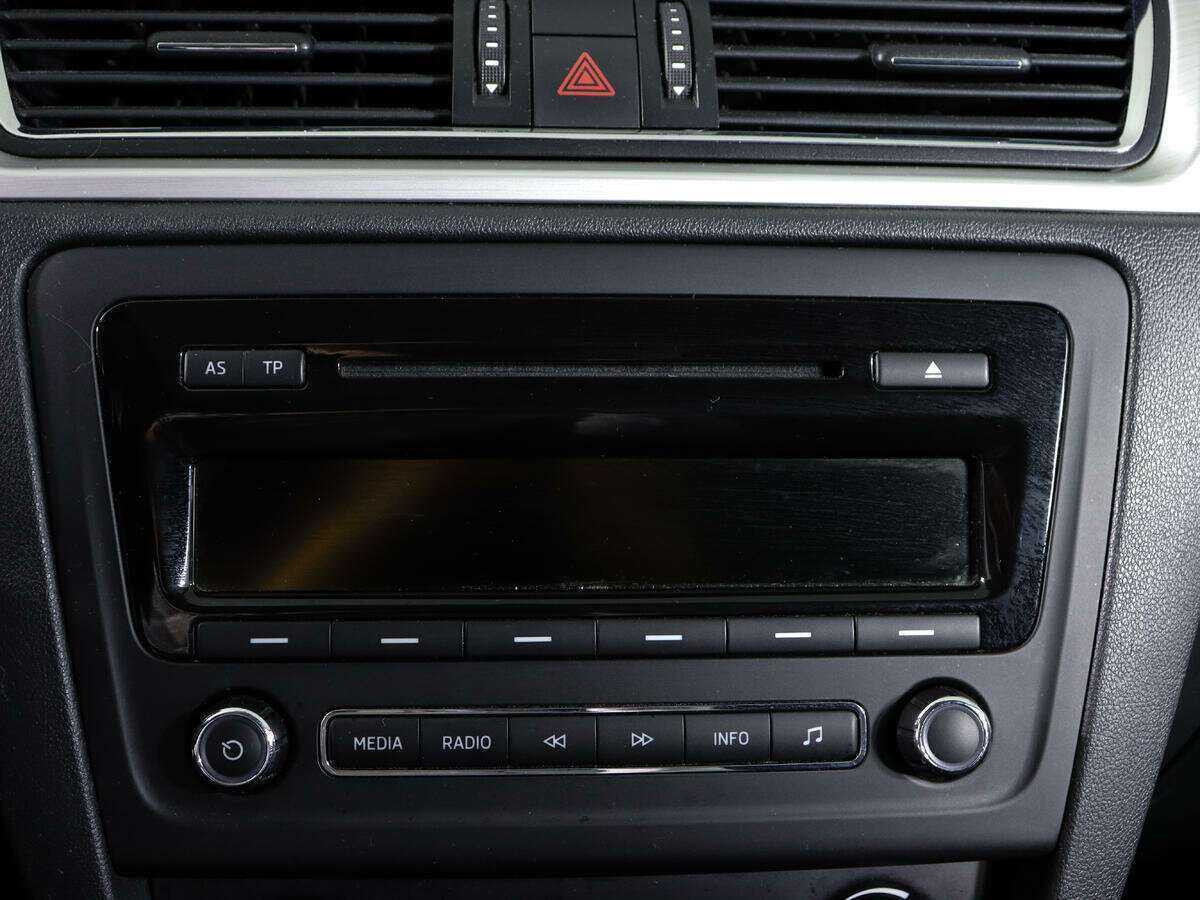 Skoda Rapid, 2014 Фото №19