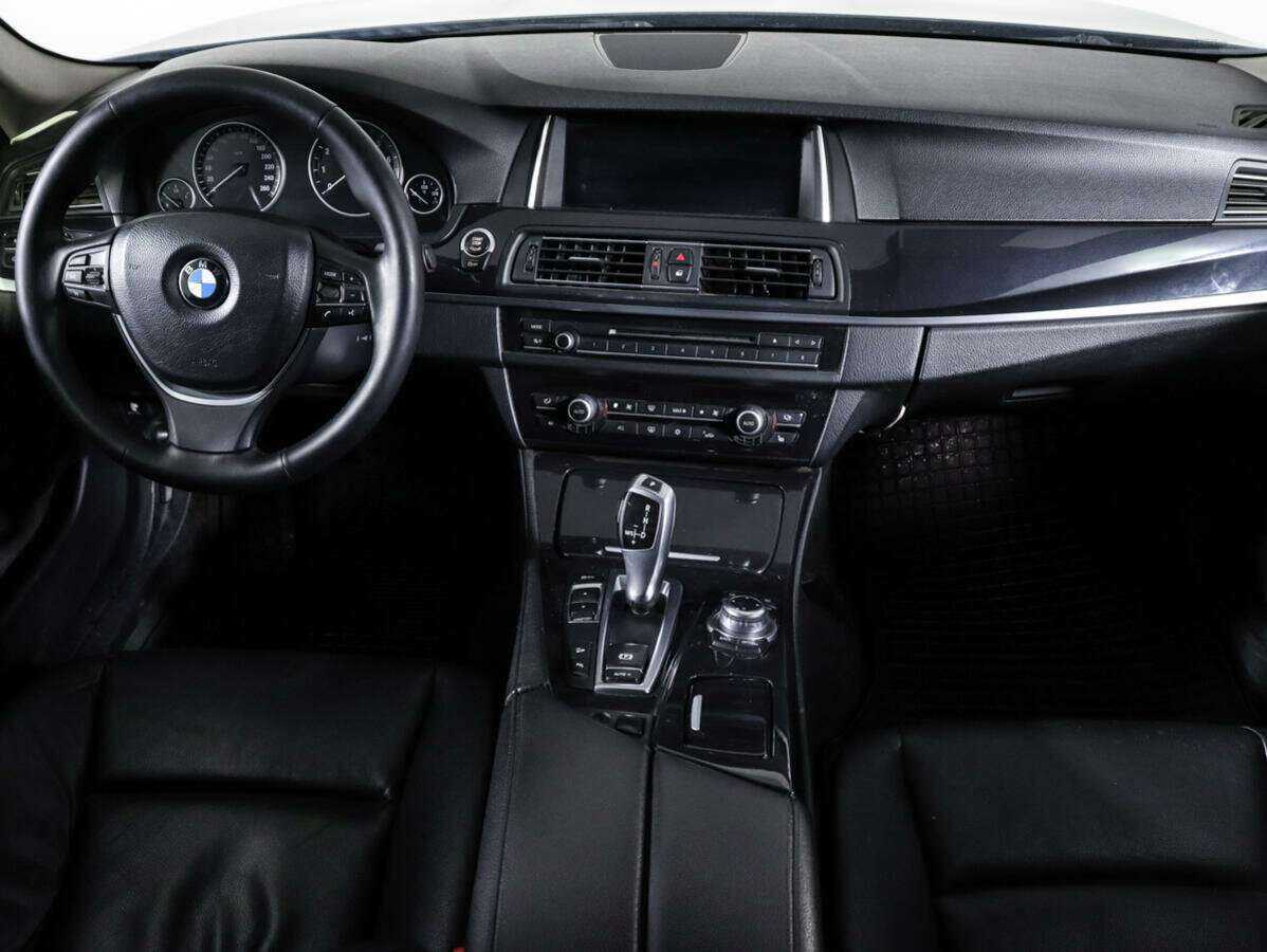 BMW 5 серии 528i xDrive, 2012 Фото №11
